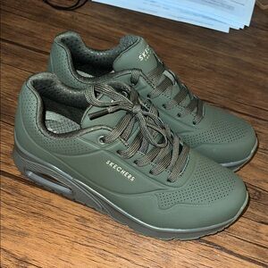 NWOB Skechers Street Uno - Stand on Air Sneakers in Olive Green- 6